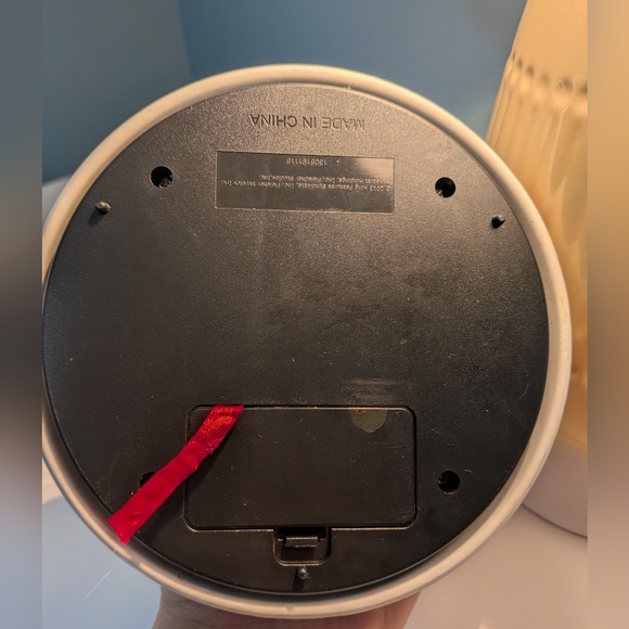 Betty Boop Glass Dome Clock - Picture 9 of 11